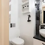 Loggia Apartment *